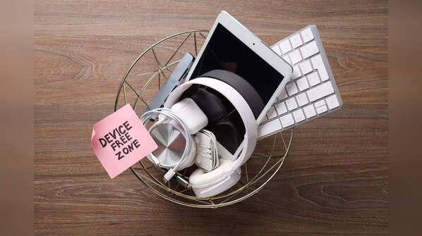 Digital detox success stories: Couples who reconnected through unplugging