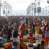 Maha Kumbh Live: Despite the chilly weather and dense fog, a massive crowd of devotees gathered at Triveni Sangam in Prayagraj on Tuesday to take a holy dip 