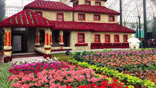 Mumbai Flower Festival 2025 A colourful tribute to India’s cultural