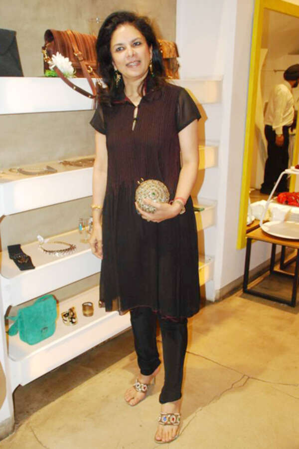 Malini Agarwal Images