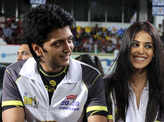 Newly weds Riteish, Genelia at CCL 2