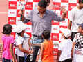 Mahesh Bhupati plays Tennis with kids