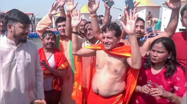 Piyush Goyal's emotional visit to Mahakumbh