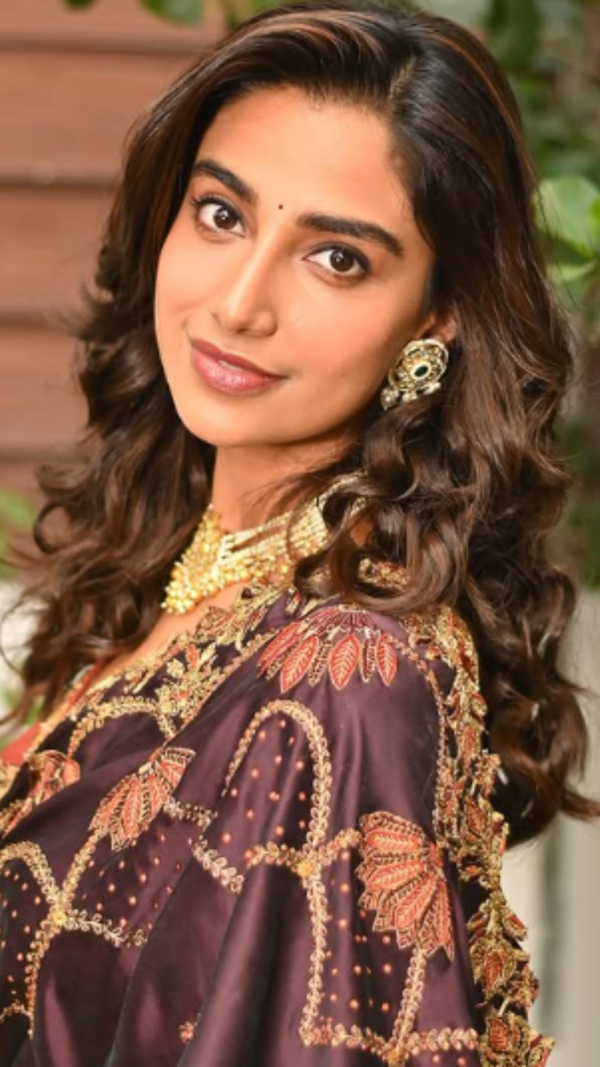 Meenakshi Chaudhary Stills