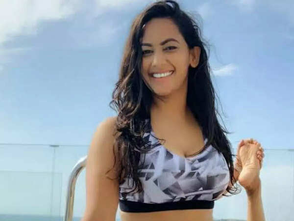 Sanjana Singh Photos