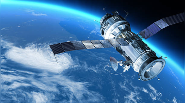 Do astronauts shrink in height after returning to the earth?