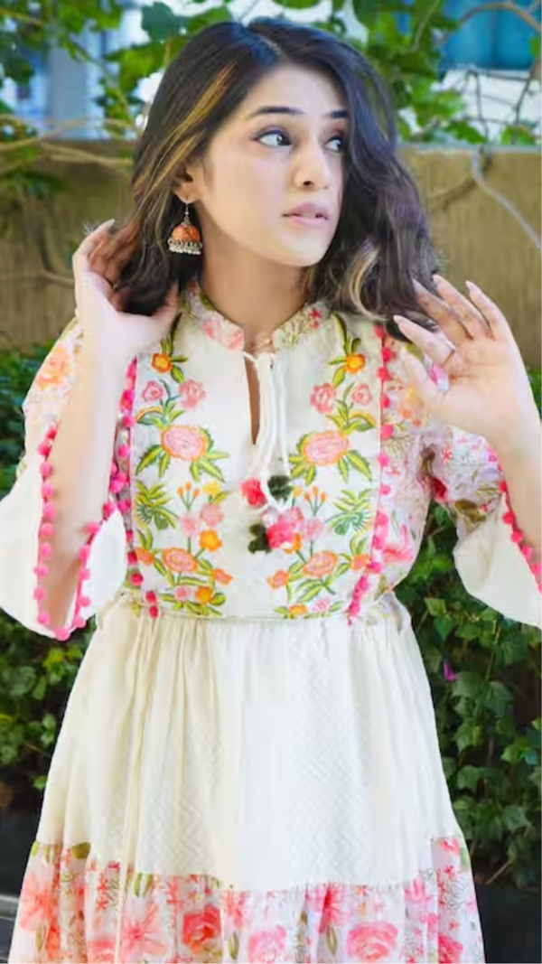 Mahvash Photos