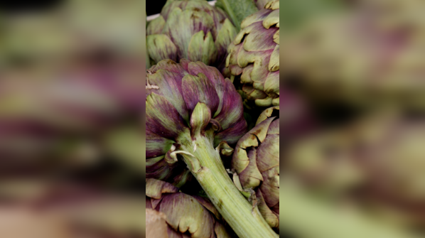 Artichokes (3.3g protein per 100g)