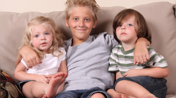 Learning things faster from older siblings