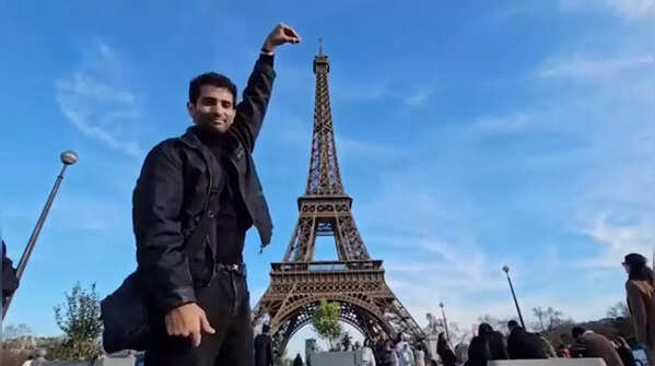 Doing touristy things in Paris