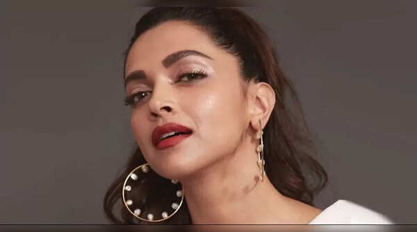 Bold lips to make a statement