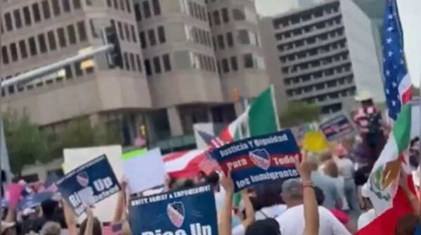 Texas governor backs