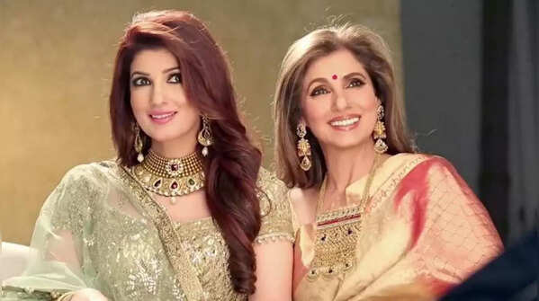 Dimple Kapadia & Twinkle Khanna