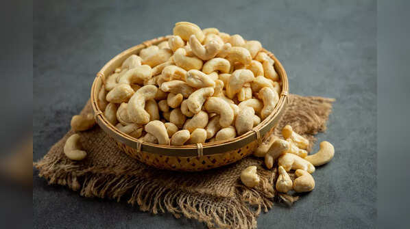 Cashew - A disease-destroying dry fruit