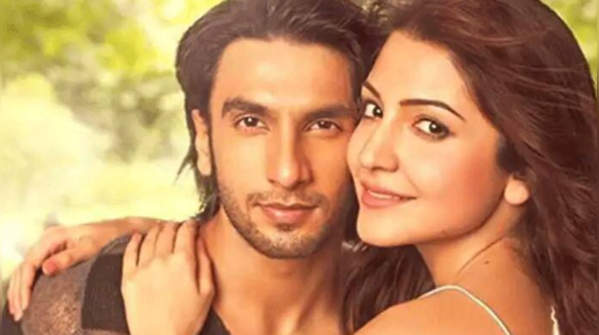 Anushka Sharma & Ranveer Singh – Professional, But Distant