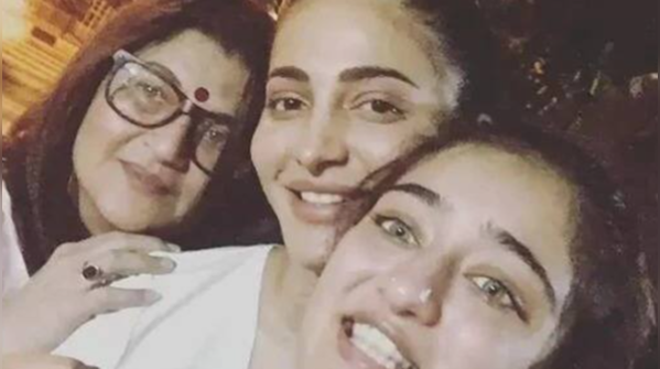 Sarika & Her Daughters