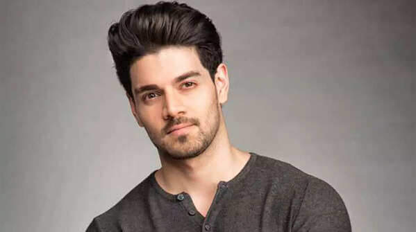 Sooraj Pancholi – Entangled in a Tragic Love Story