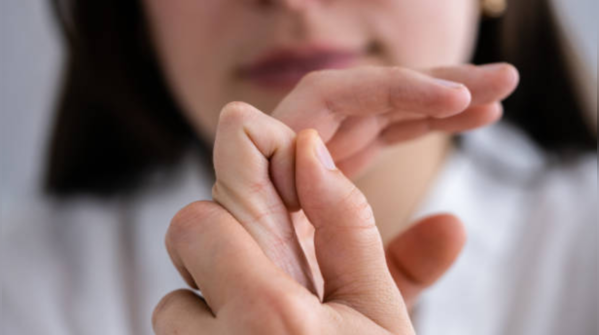 Why is cracking joints linked to arthritis?