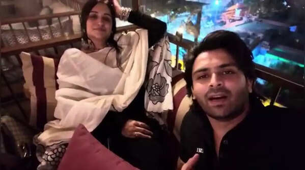 Couple’s Excitement for Kashmir
