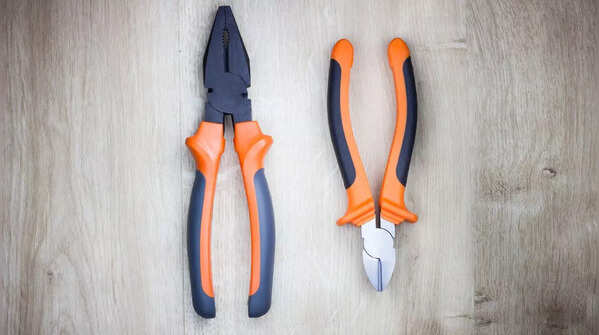 Pliers