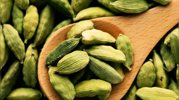 Benefits of eating one cardamom after dinner daily
