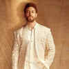 Tiger Shroff – Flex Machine on the Move