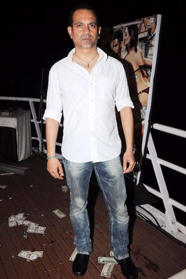Manish Chaudhary Photos