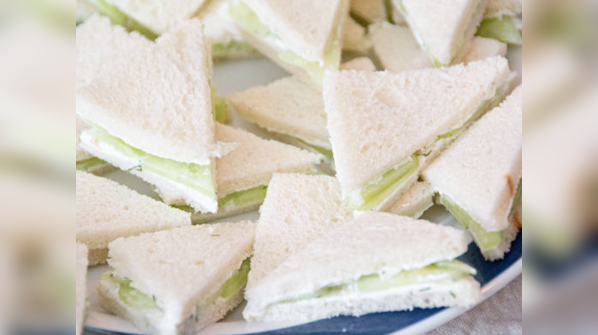 Mini veggie sandwiches