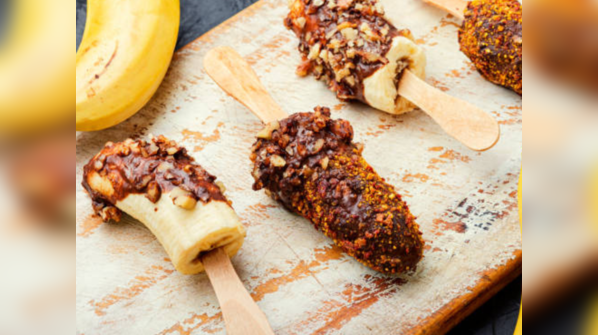 Frozen banana pops