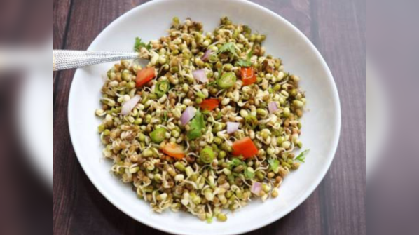 Sprouted moong salad