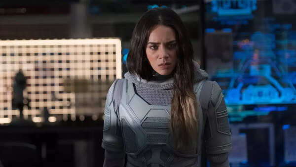Hannah John Kamen Images