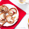 Honey with apple and cinnamon