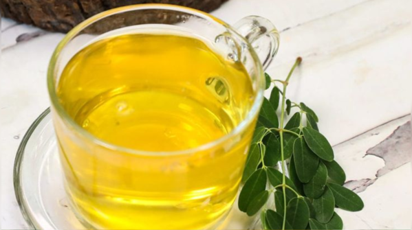 Moringa leaf tea rinse