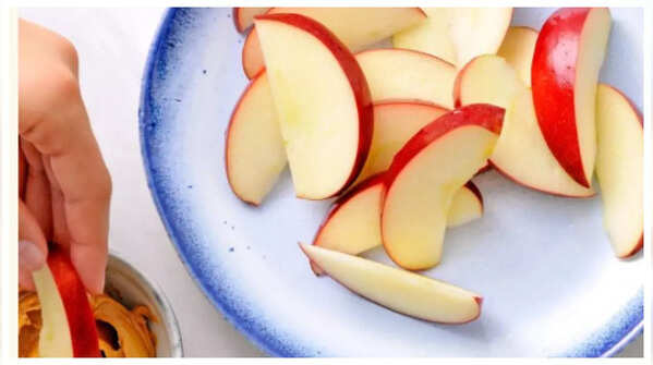 Apple Slices with Peanut Butter