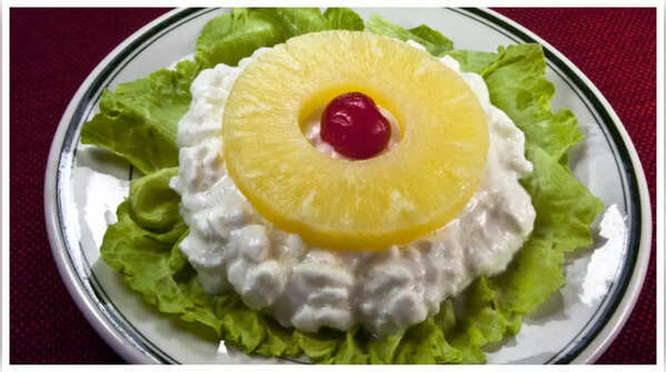 Cottage Cheese with Pineapple or cherries