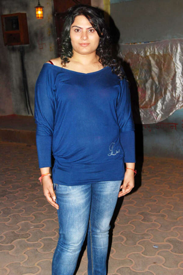 Tanya Abrol Pictures