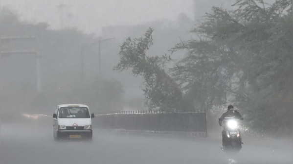 Thunderstorm and winds
