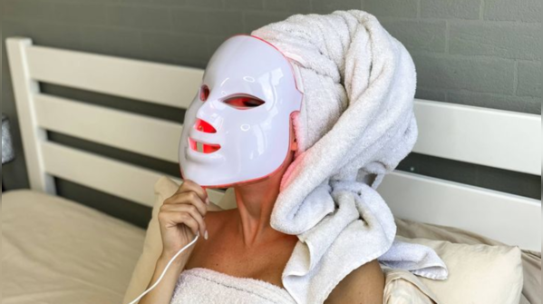 Benefits of home LED light therapy
