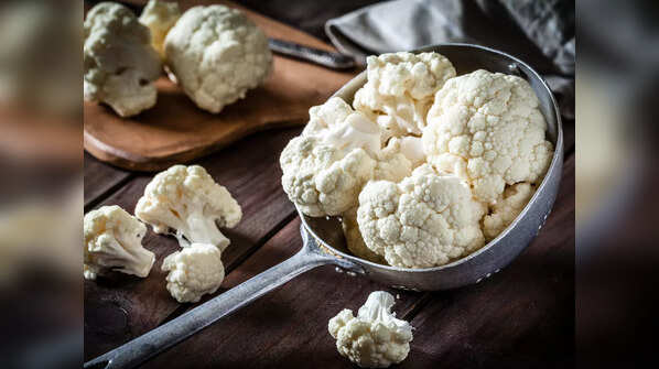 Nutritional value of 1 cup of raw cauliflower