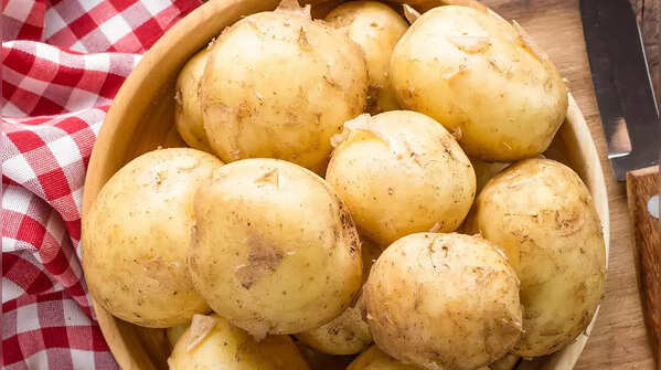 Blanching the potatoes