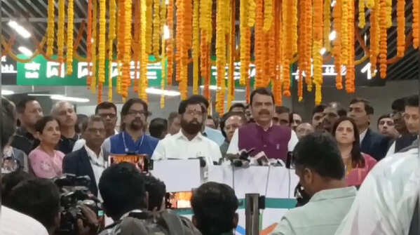CM flags off metro link