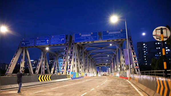 Major east-west connector