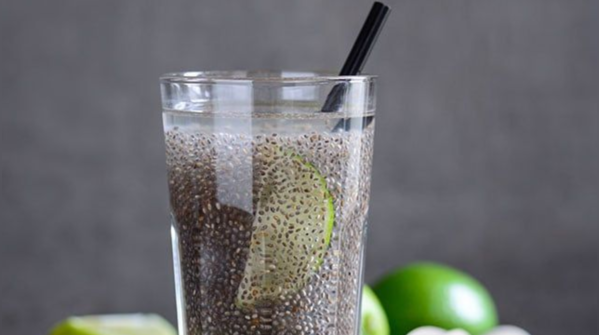 Explore the combination of chia seeds and lemon