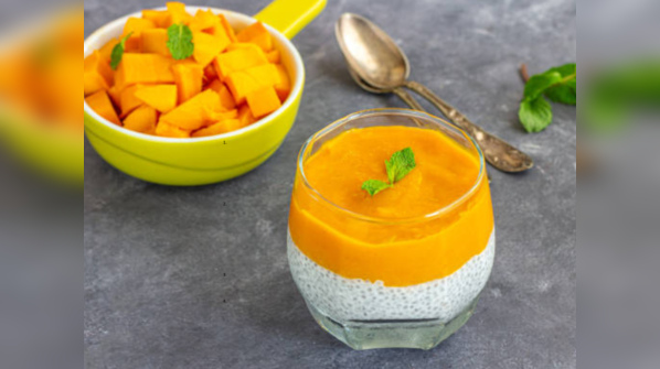 Mango chia pudding