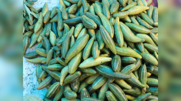 Pointed gourd (parwal)