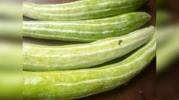 Snake gourd (chichinda)
