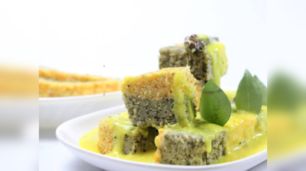 Moong dhokla bites