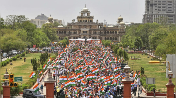 BJP workers and locals join Tiranga rally in Jaipur