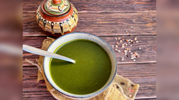 Palak and methi soup
