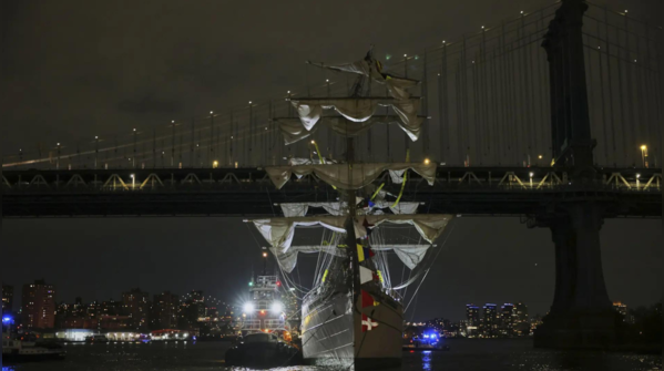Tugboat assists stranded Mexican navy hsip after Brooklyn bridge collision